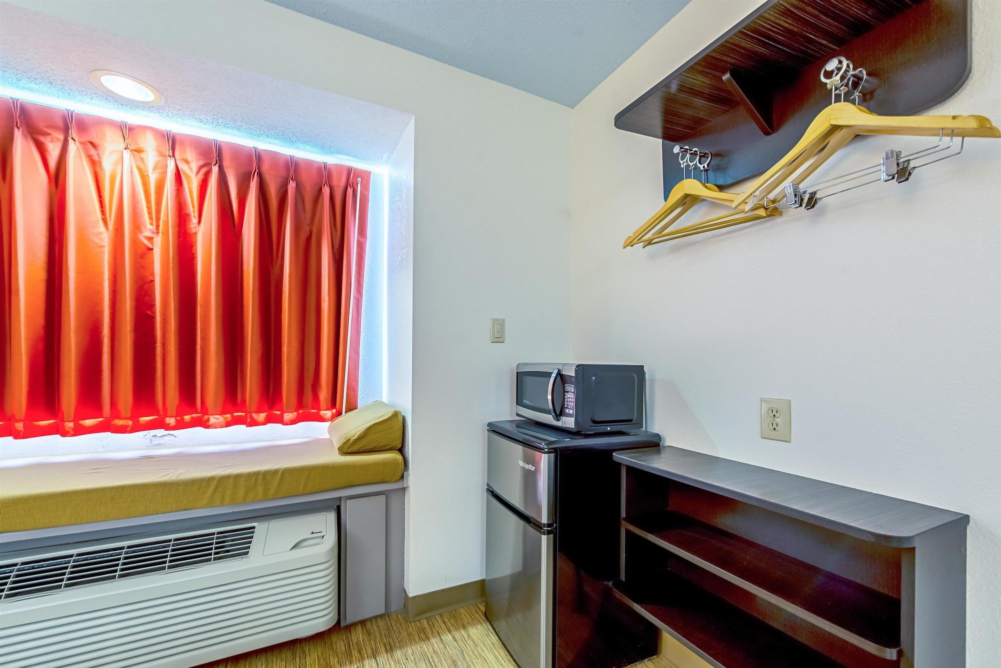 Motel 6 Indianapolis Carmel Экстерьер фото