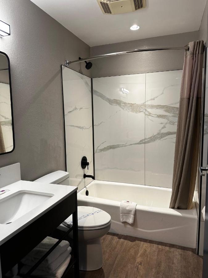 Motel 6 Indianapolis Carmel Экстерьер фото