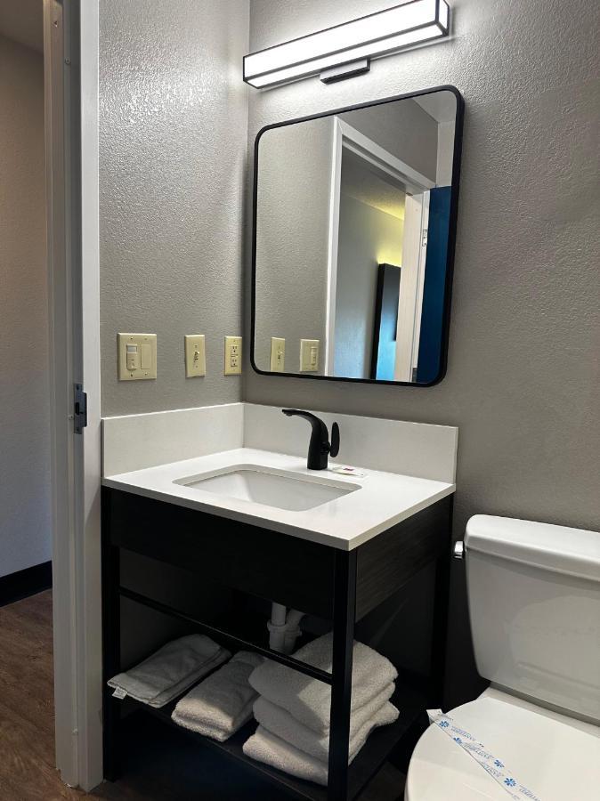 Motel 6 Indianapolis Carmel Экстерьер фото